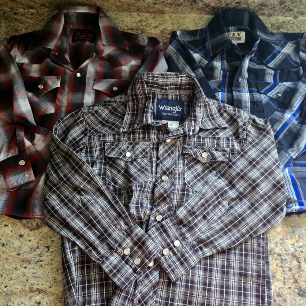 1 Ely Cattlemam xs, 1 Plains Western Wear xs, 1 Wrangler xs